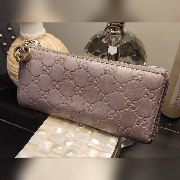 GUCCI GG Leather Zip Wallet in Lavender 2956710959 - Picture 2 of 15